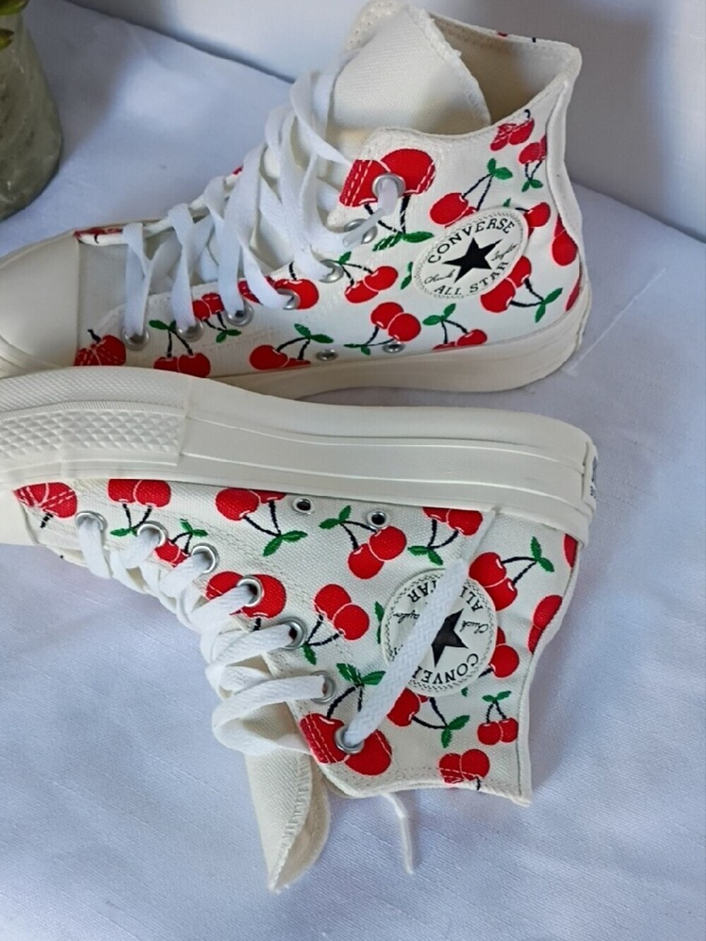 Converse Women's Chuck Taylor High Top Sneakers with 🍒 Cherry Print Size 6.5 - Picture 6 of 10